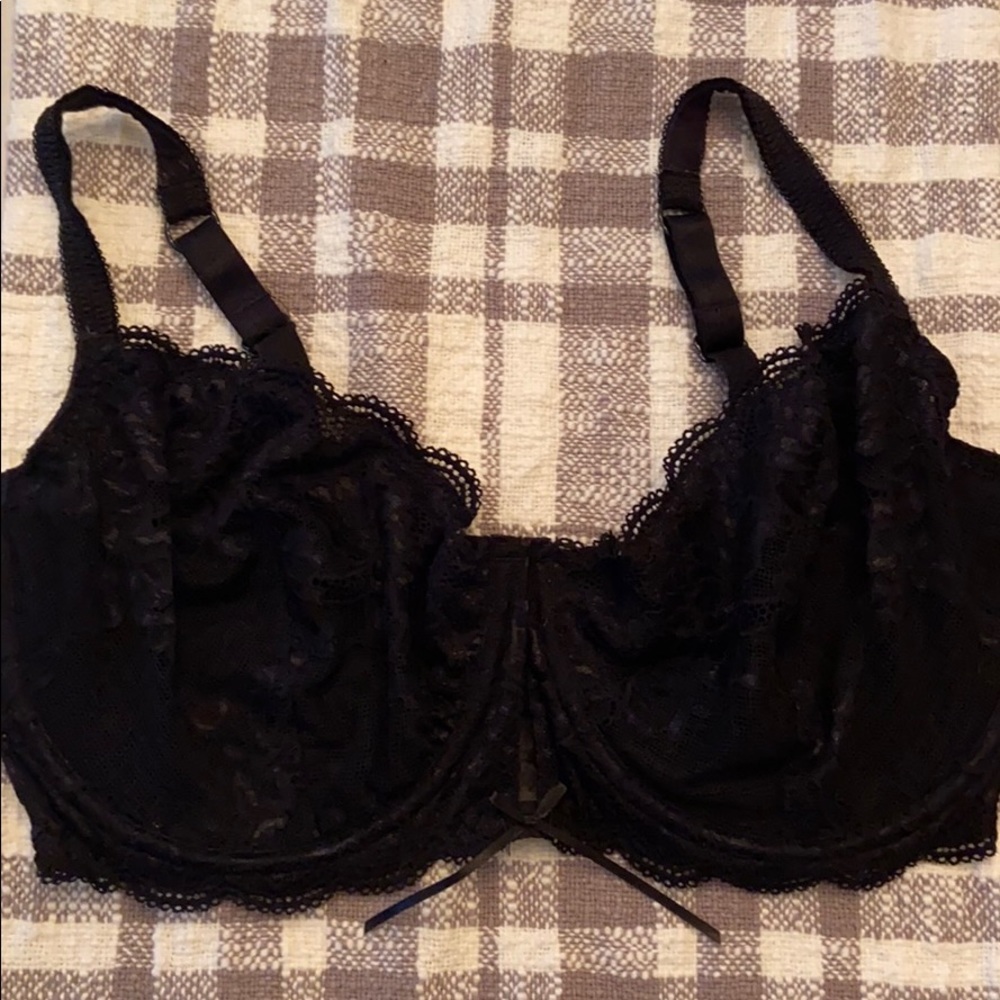 Never worn unlined lace bra